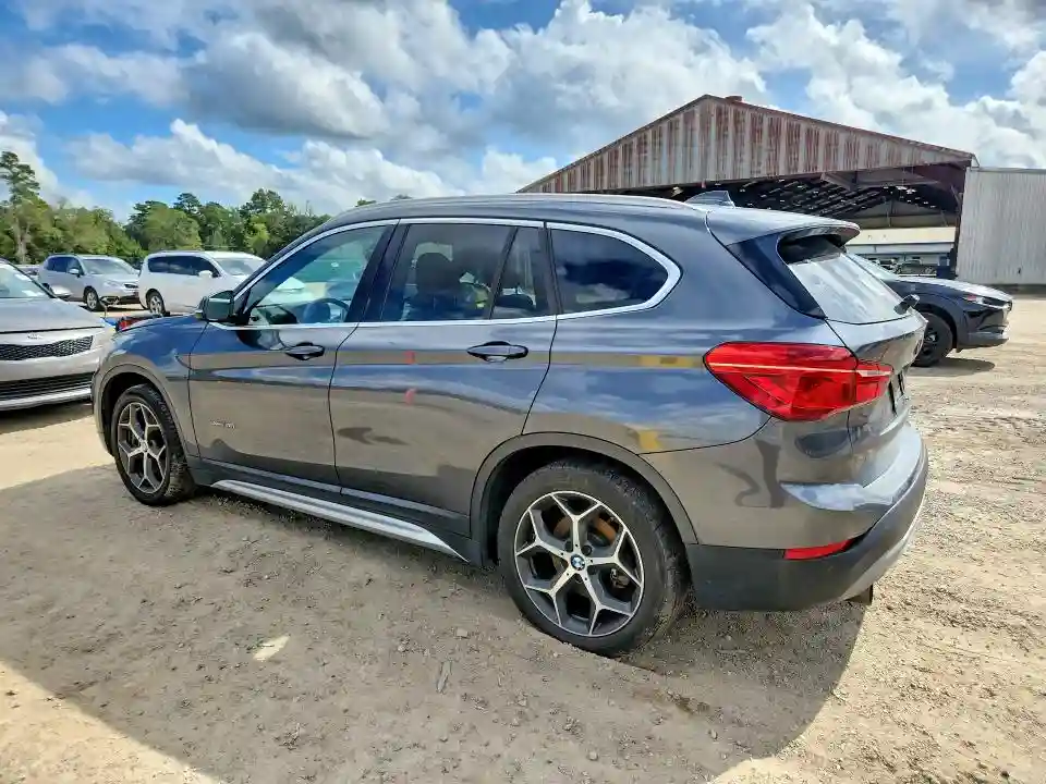 WBXHT3C31GP880843 2016 BMW X1-1