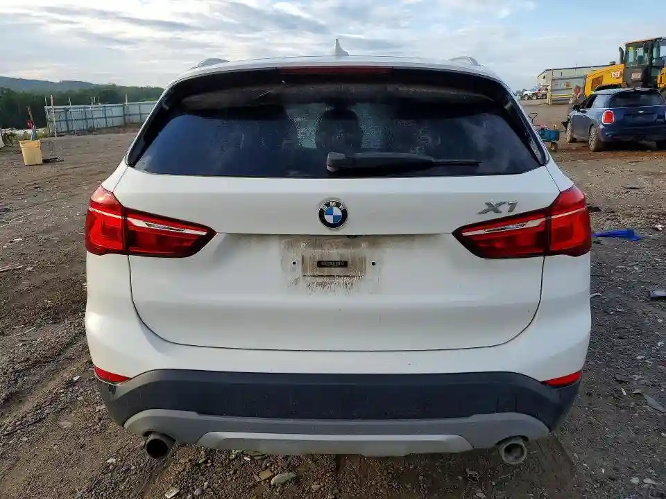 WBXHT3C34J5F90974 2018 BMW X1-5