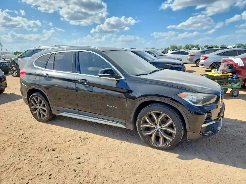 WBXHU7C35H5H34790 2017 BMW X1-3