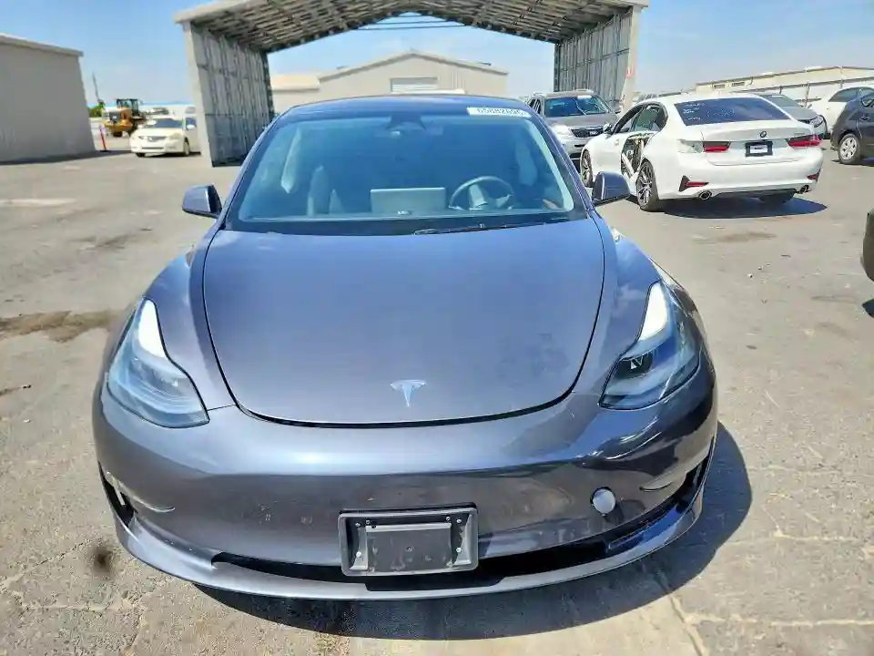 5YJ3E1EB8PF637387 2023 TESLA MODEL 3-4