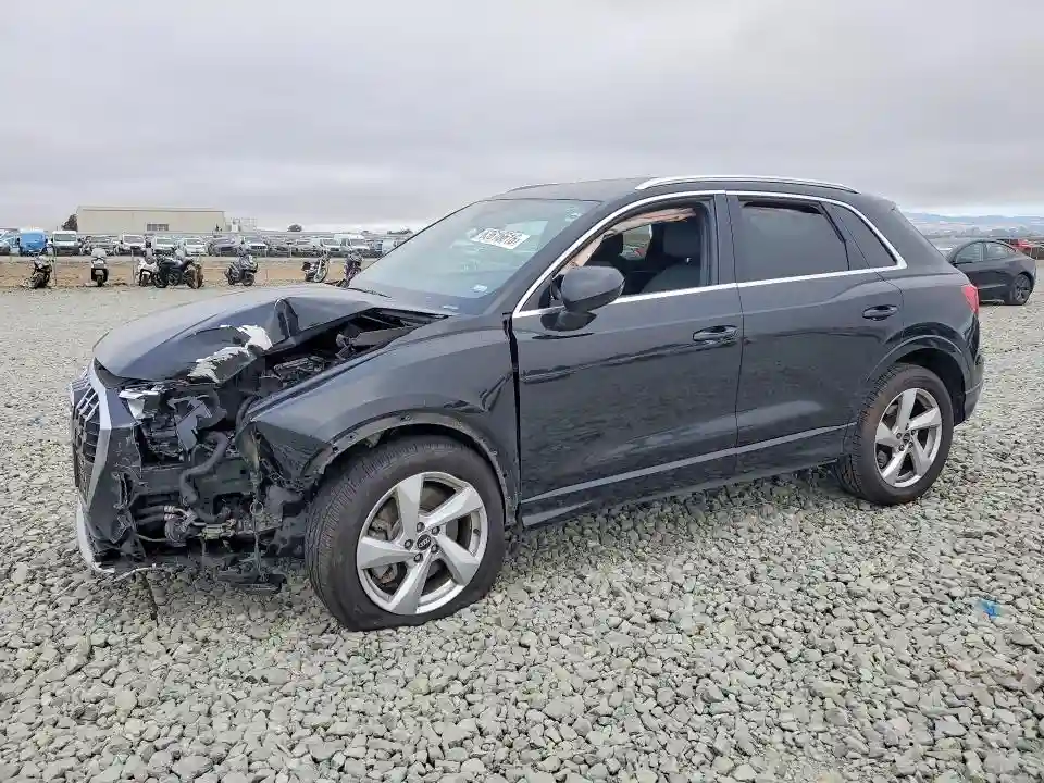WA1AUCF39M1096944 2021 AUDI Q3-0