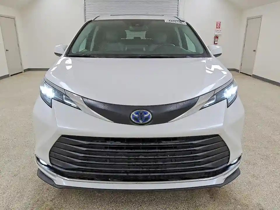 5TDYRKEC8RS187747 2024 TOYOTA SIENNA-4