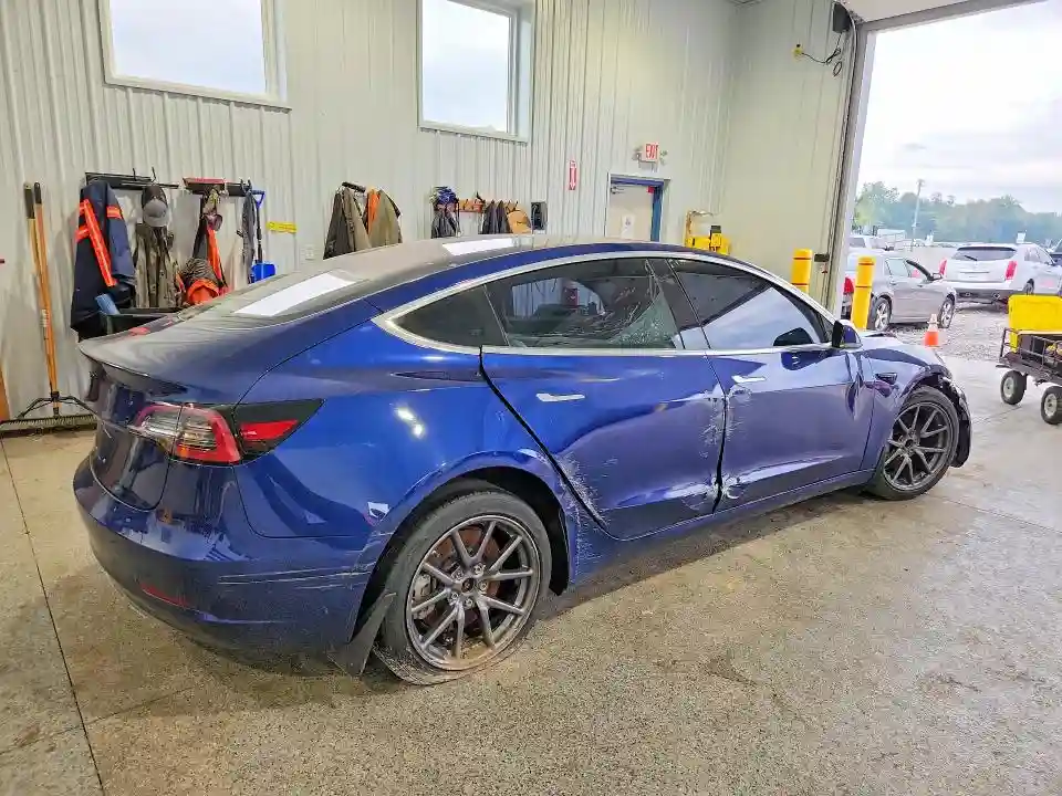 5YJ3E1EA5JF125035 2018 TESLA MODEL 3-2