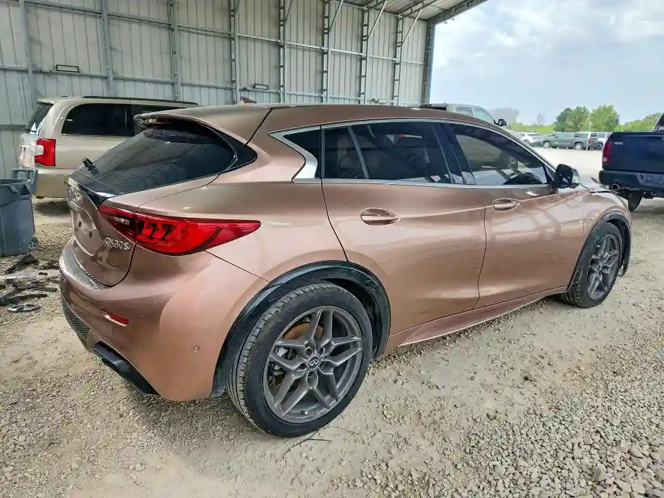 SJKCH5CP8HA032581 2017 INFINITI QX30-2