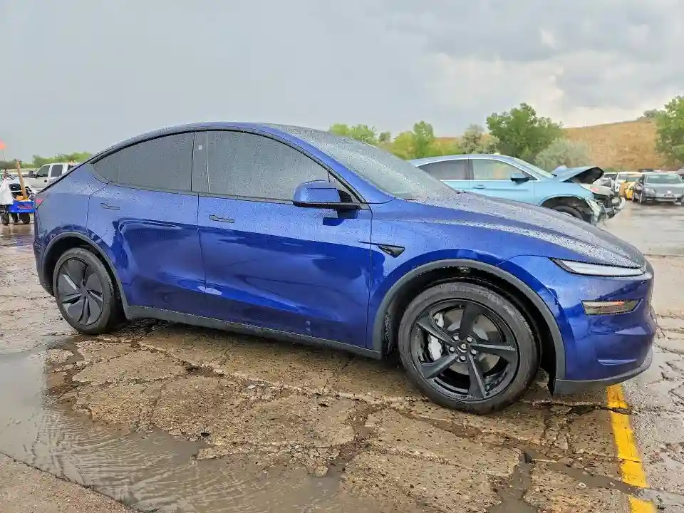 7SAYGDEE3TF440376 2026 TESLA MODEL Y-3