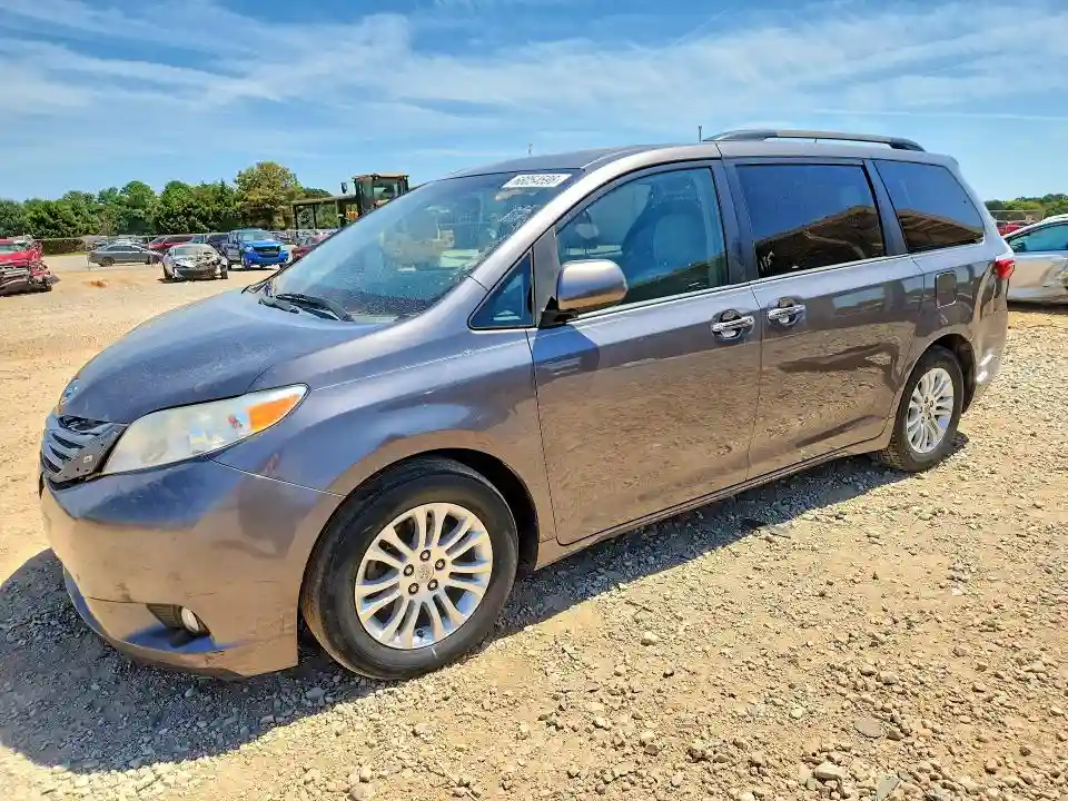 5TDYK3DC2FS621541 2015 TOYOTA SIENNA-0
