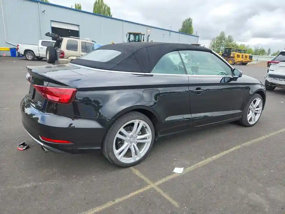 WAU78LFF8J1061495 2018 AUDI A3-2