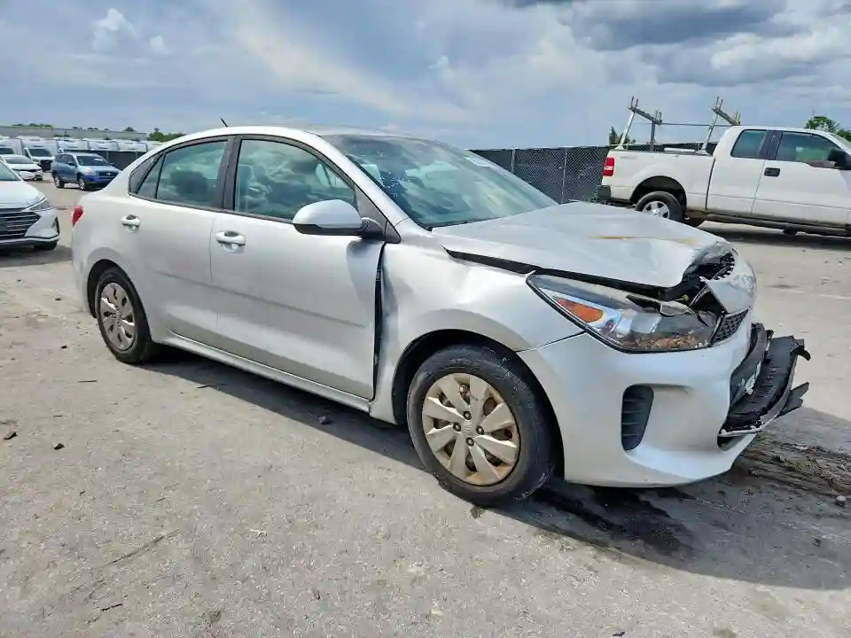 3KPA24AB4JE058918 2018 KIA RIO-3