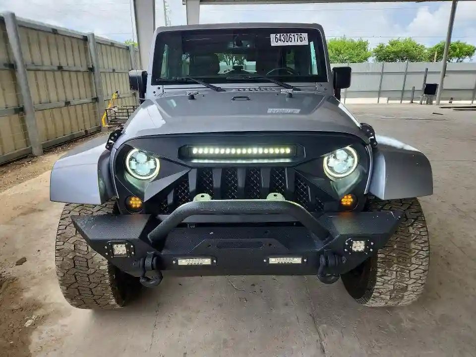 1C4BJWEG9HL530427 2017 JEEP WRANGLER-4