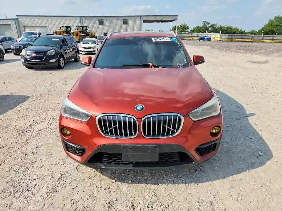 WBXHU7C3XJ5H45516 2018 BMW X1-4