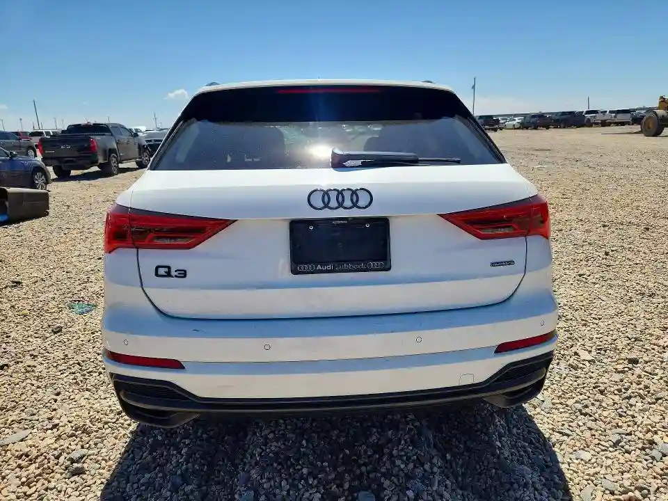 WA1DECF33M1138809 2021 AUDI Q3-5
