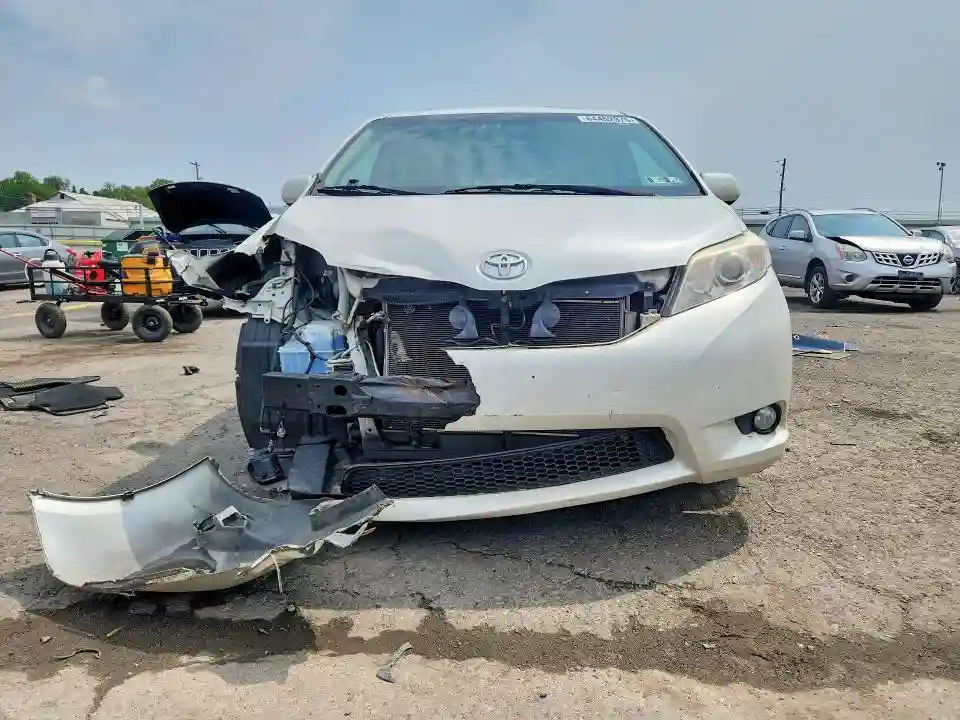 5TDDK3DCXFS121528 2015 TOYOTA SIENNA-4