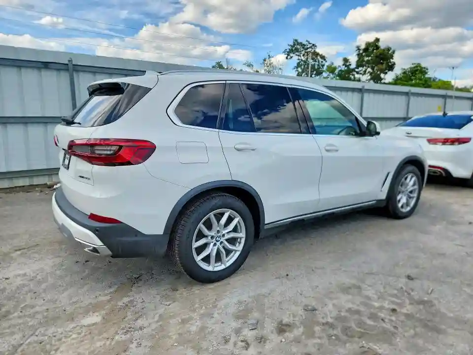 5UXCR6C5XKLB12207 2019 BMW X5-2