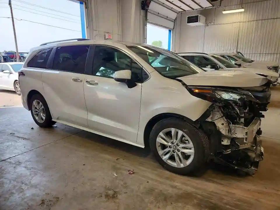 5TDYSKFC9TS246203 2026 TOYOTA SIENNA-3