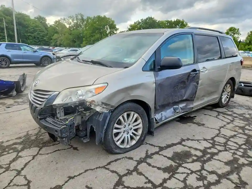 5TDYZ3DC3HS775321 2017 TOYOTA SIENNA-0
