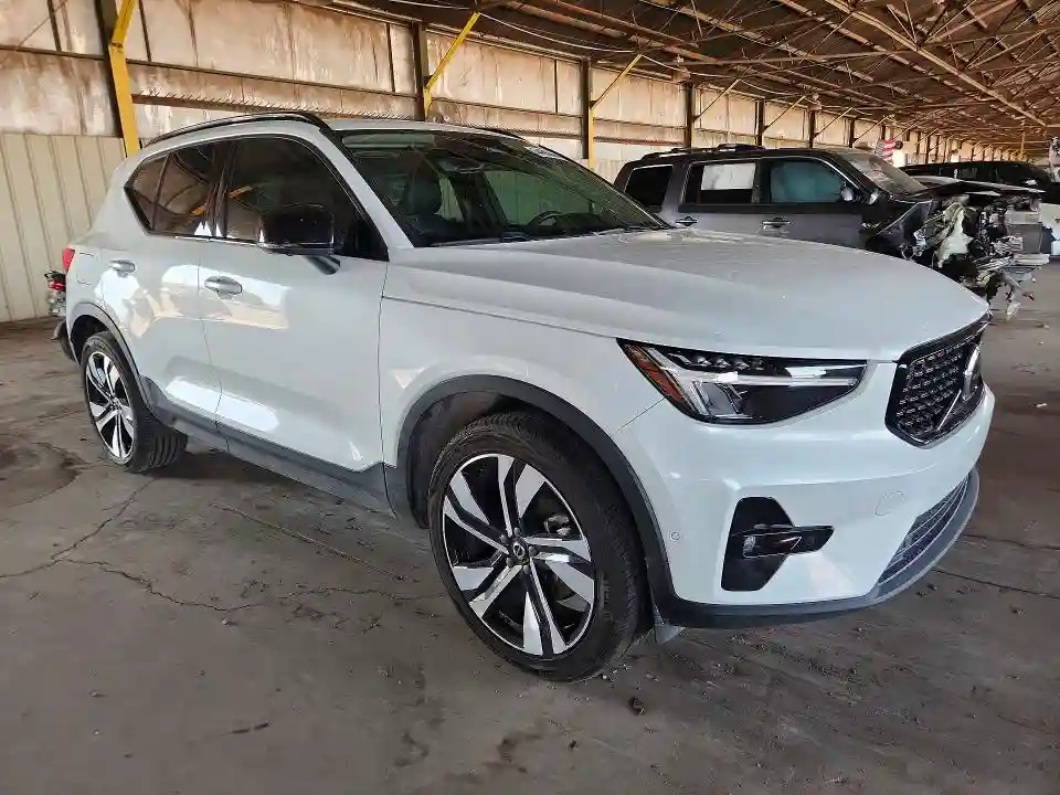 YV4L12UX2P2943841 2023 VOLVO XC40-3