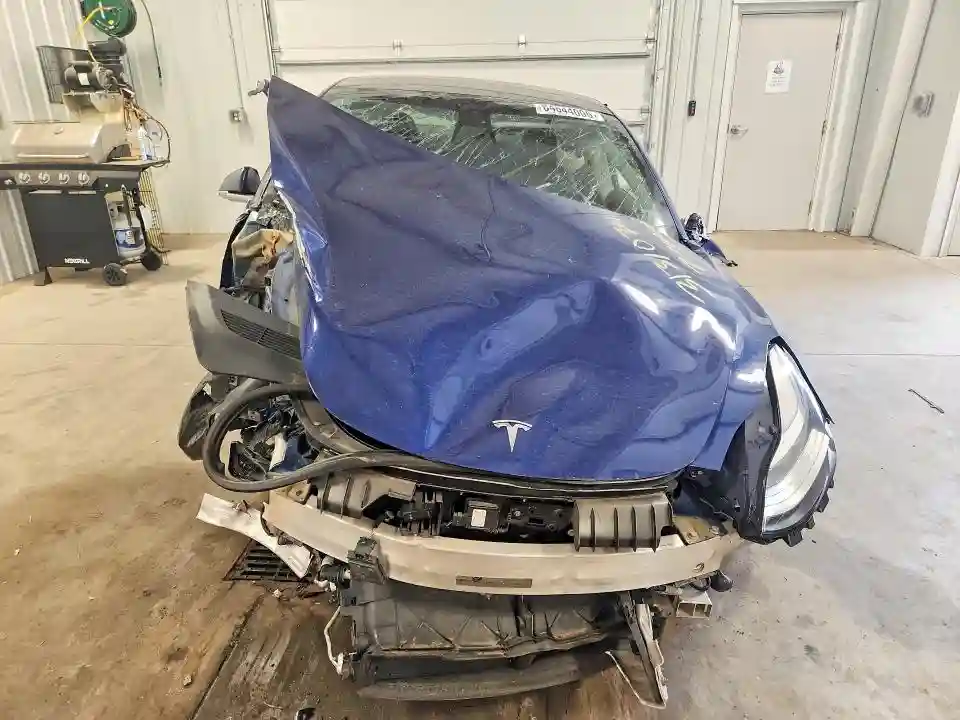 5YJ3E1EBXKF210995 2019 TESLA MODEL 3-4