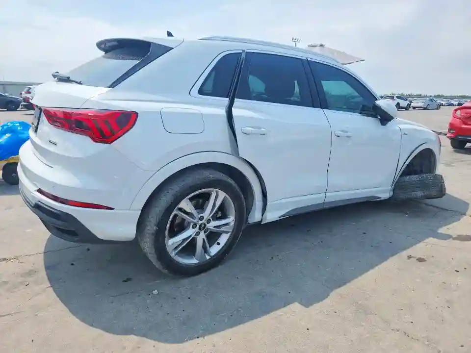 WA1DECF38P1063237 2023 AUDI Q3-2