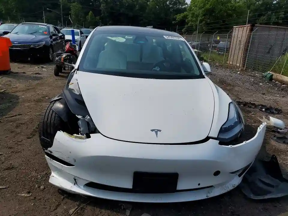 5YJ3E1EA4KF486614 2019 TESLA MODEL 3-4