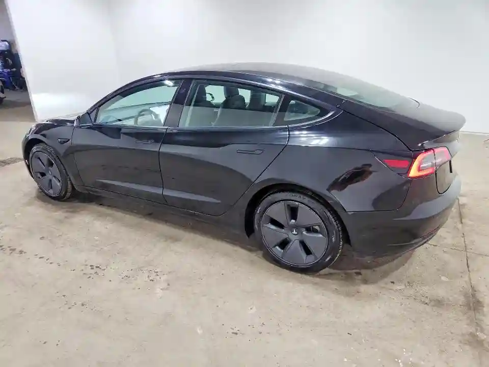 5YJ3E1EB4NF288788 2022 TESLA MODEL 3-1