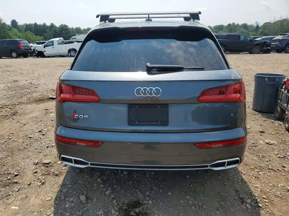 WA1A4AFY2J2009651 2018 AUDI SQ5-5