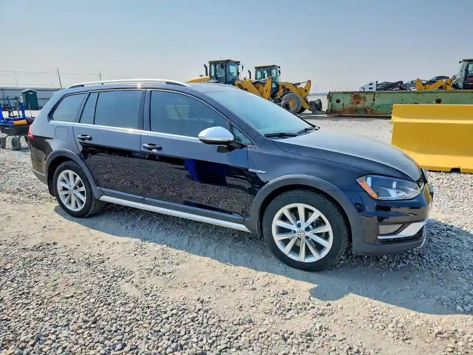 3VWH17AU7HM523368 2017 VOLKSWAGEN GOLF-3