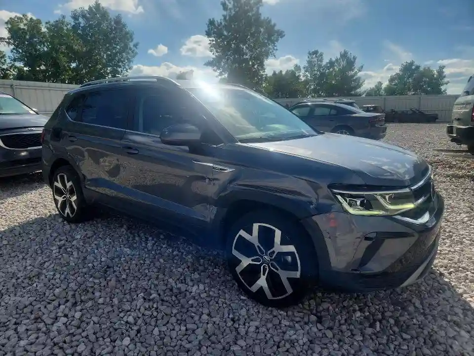 3VVJX7B28NM025872 2022 VOLKSWAGEN TAOS SEL-3