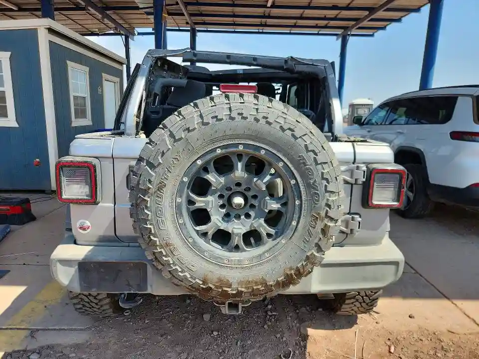 1C4HJXDN6JW142415 2018 JEEP WRANGLER-5