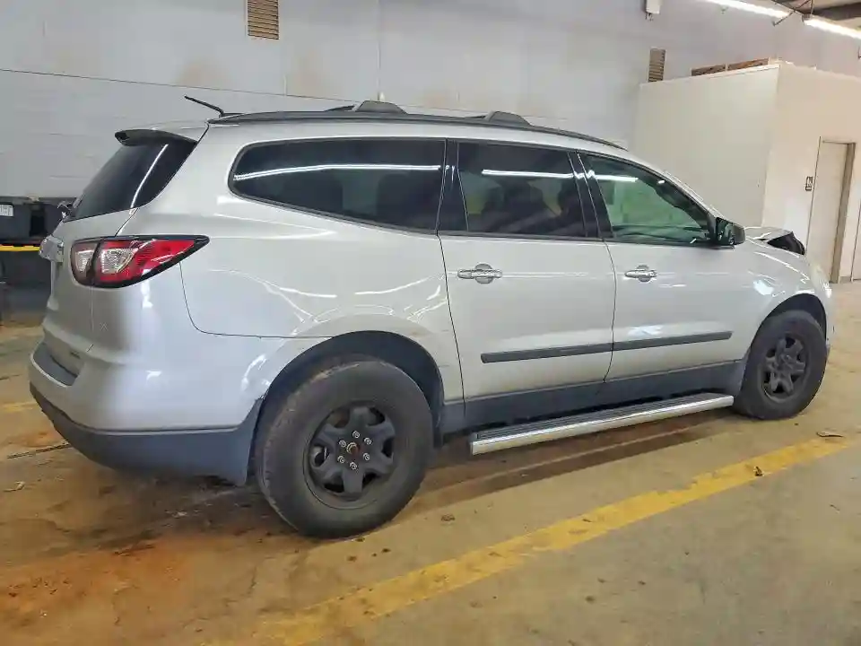 1GNKVFKD1HJ267996 2017 CHEVROLET TRAVERSE-2