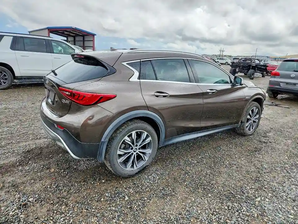 SJKCH5CR3HA020761 2017 INFINITI QX30 PREMI-2