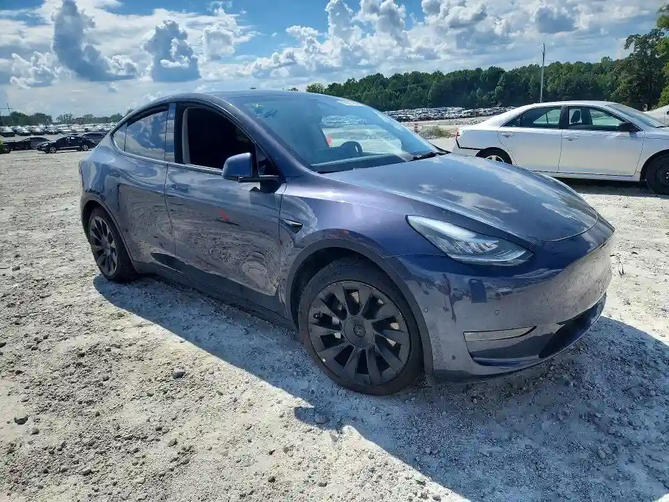 5YJYGDEEXMF244529 2021 TESLA MODEL Y-3