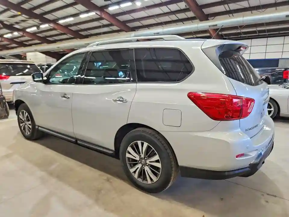 5N1DR2MM1HC670100 2017 NISSAN PATHFINDER-1
