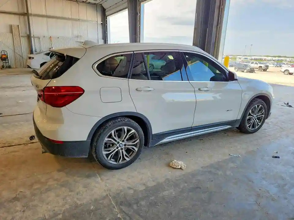 WBXHT3Z35H4A53635 2017 BMW X1-2