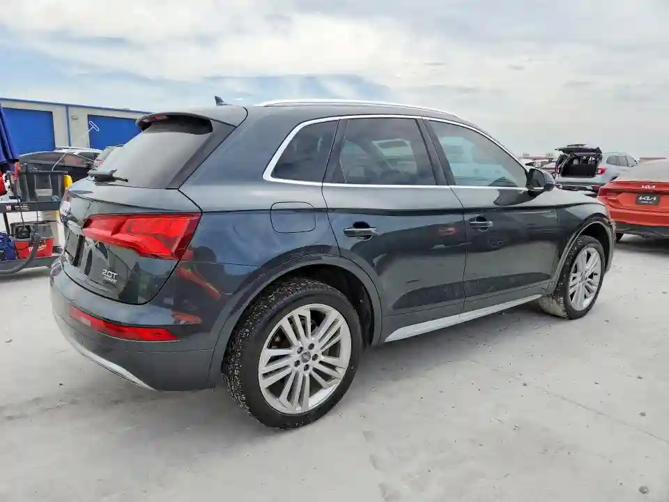 WA1CNAFY5J2017801 2018 AUDI Q5-2