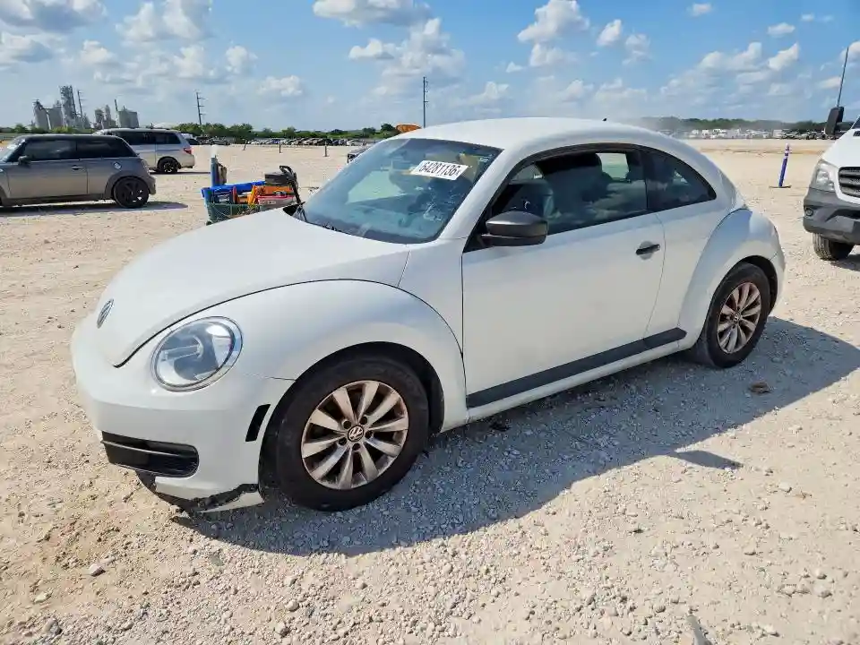 3VWF17AT8GM606210 2016 VOLKSWAGEN BEETLE-0
