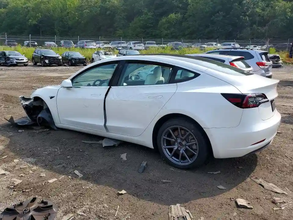 5YJ3E1EA4KF486614 2019 TESLA MODEL 3-1