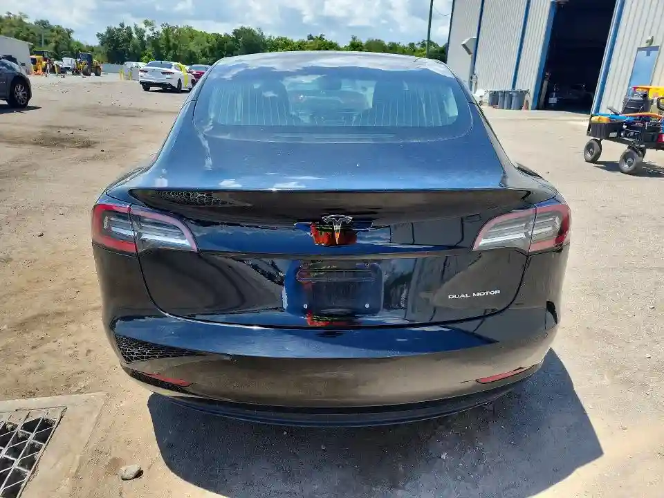 5YJ3E1EB7JF120900 2018 TESLA MODEL 3-5