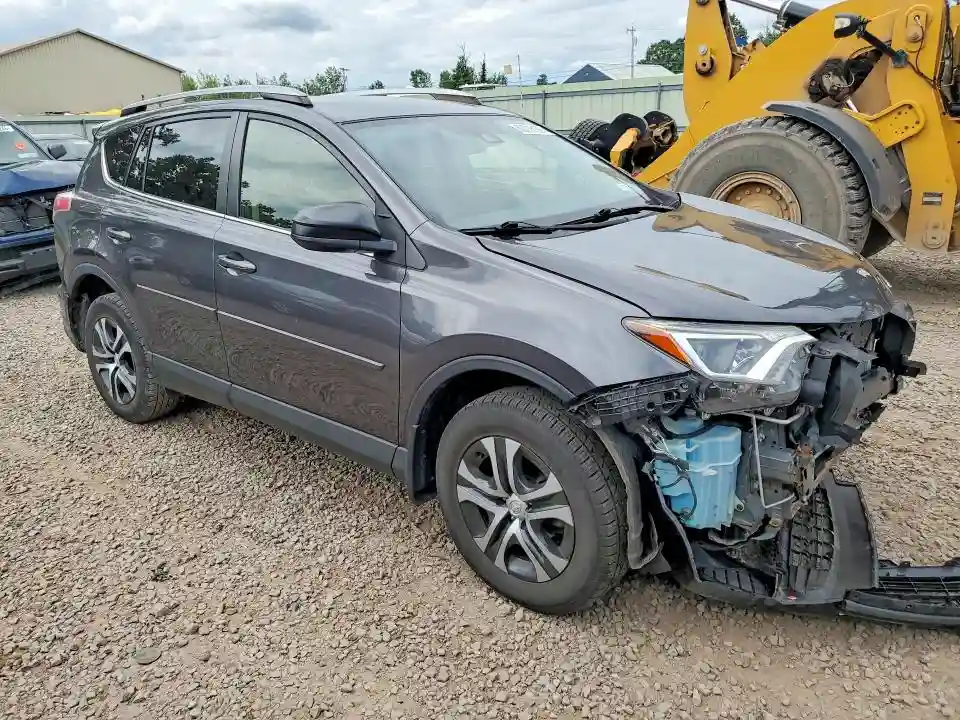 JTMBFREV6JJ215698 2018 TOYOTA RAV4-3