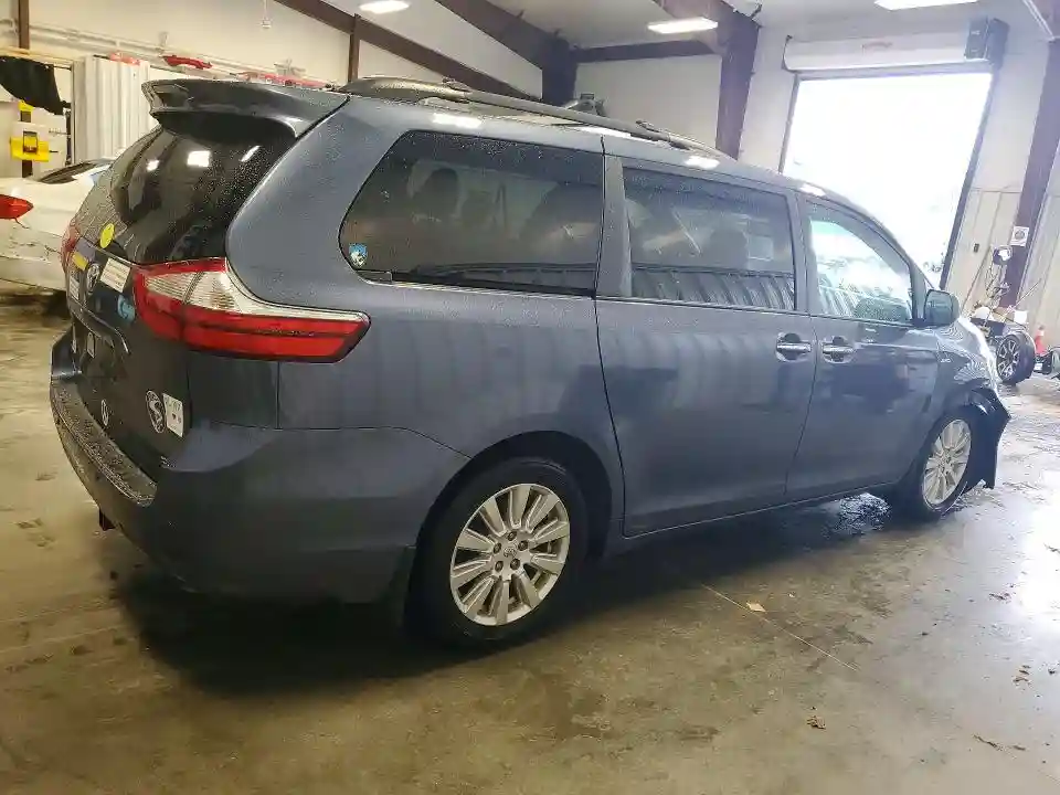 5TDDZ3DC8HS150749 2017 TOYOTA SIENNA-2