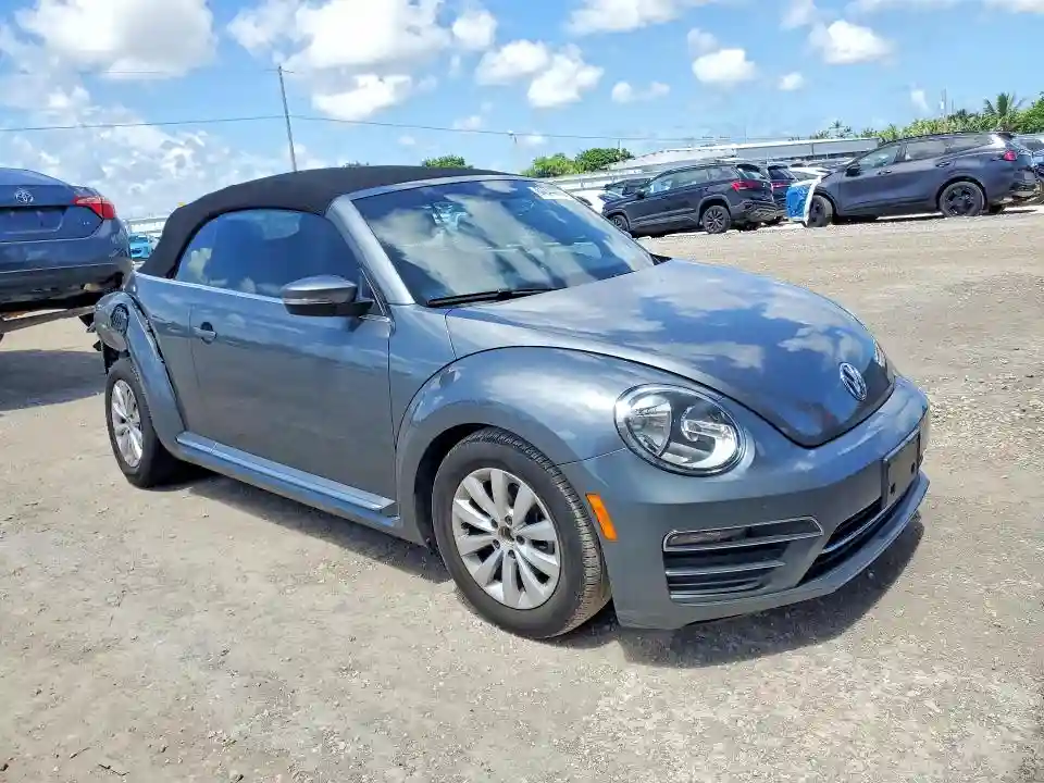 3VW5DAATXJM502227 2018 VOLKSWAGEN BEETLE-3