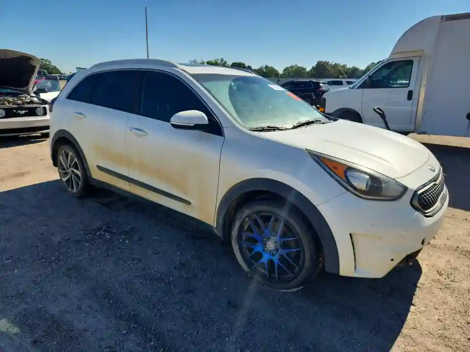 KNDCE3LC8H5069992 2017 KIA NIRO-3