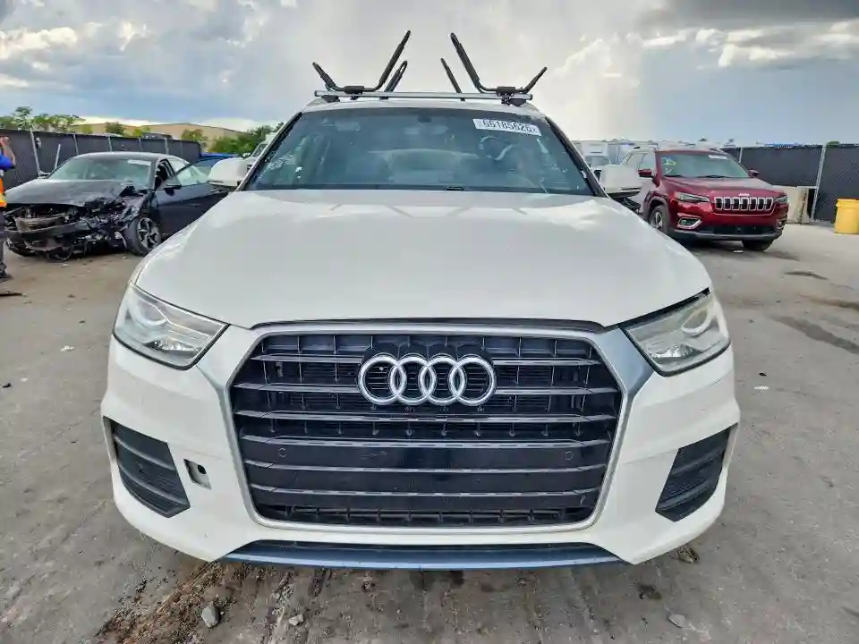 WA1BCCFS6HR016960 2017 AUDI Q3-4