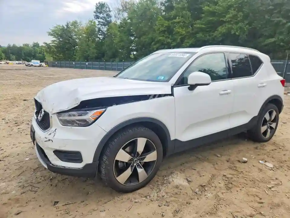 YV4162UK6L2223076 2020 VOLVO XC40-0
