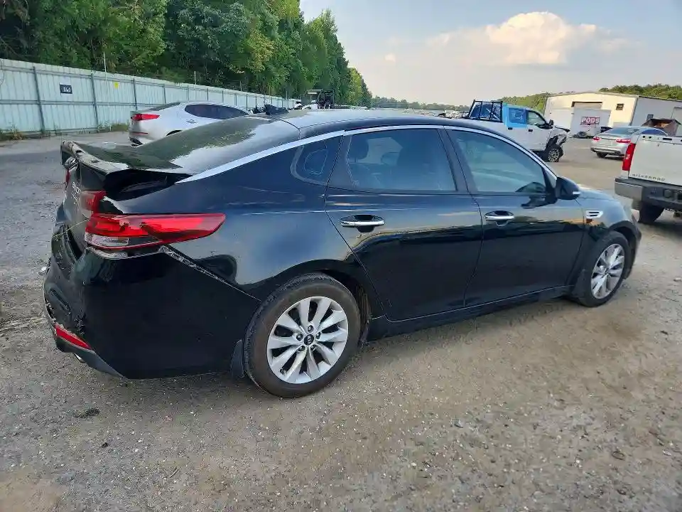 5XXGT4L38JG239251 2018 KIA OPTIMA S-2