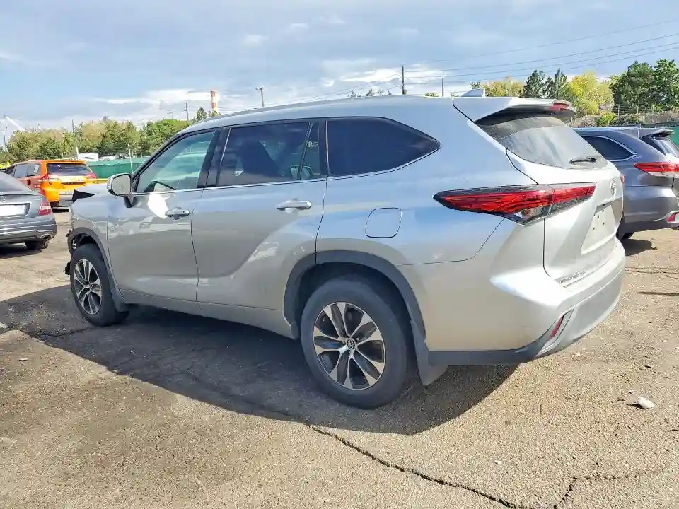 5TDGZRBH8NS569193 2022 TOYOTA HIGHLANDER-1