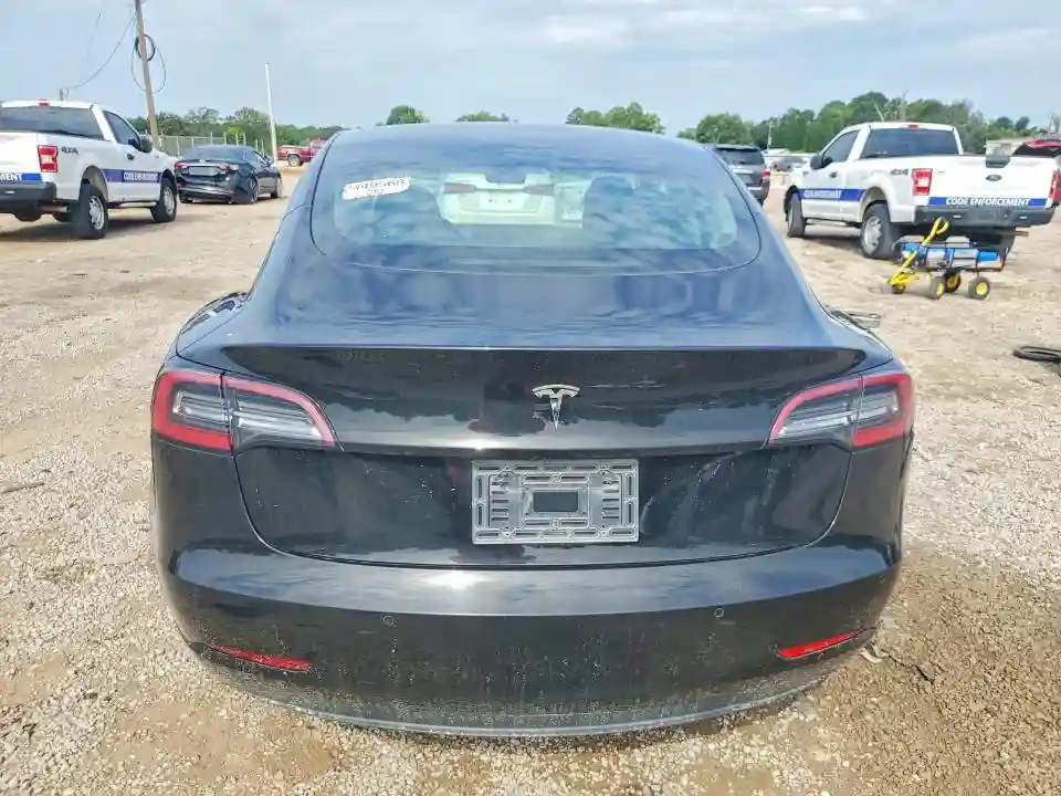 5YJ3E1EA0JF172117 2018 TESLA MODEL 3-5