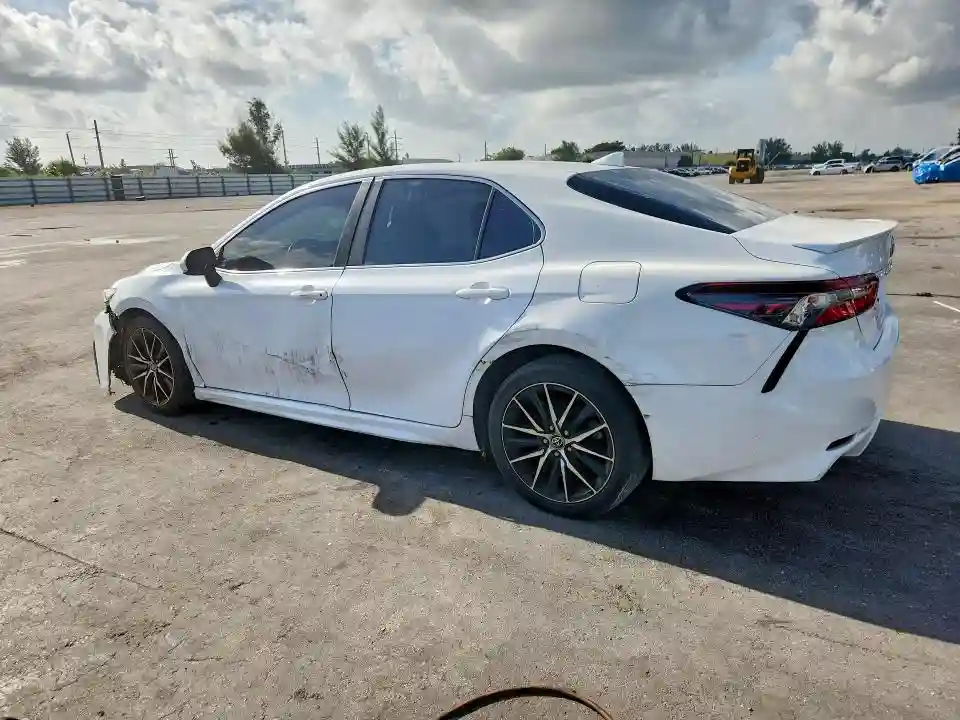 4T1G11AK6MU515824 2021 TOYOTA CAMRY-1
