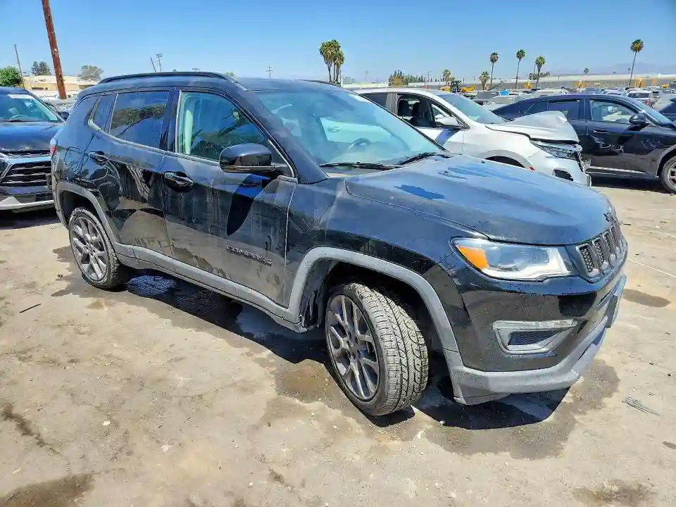 3C4NJDCB0KT836064 2019 JEEP COMPASS-3