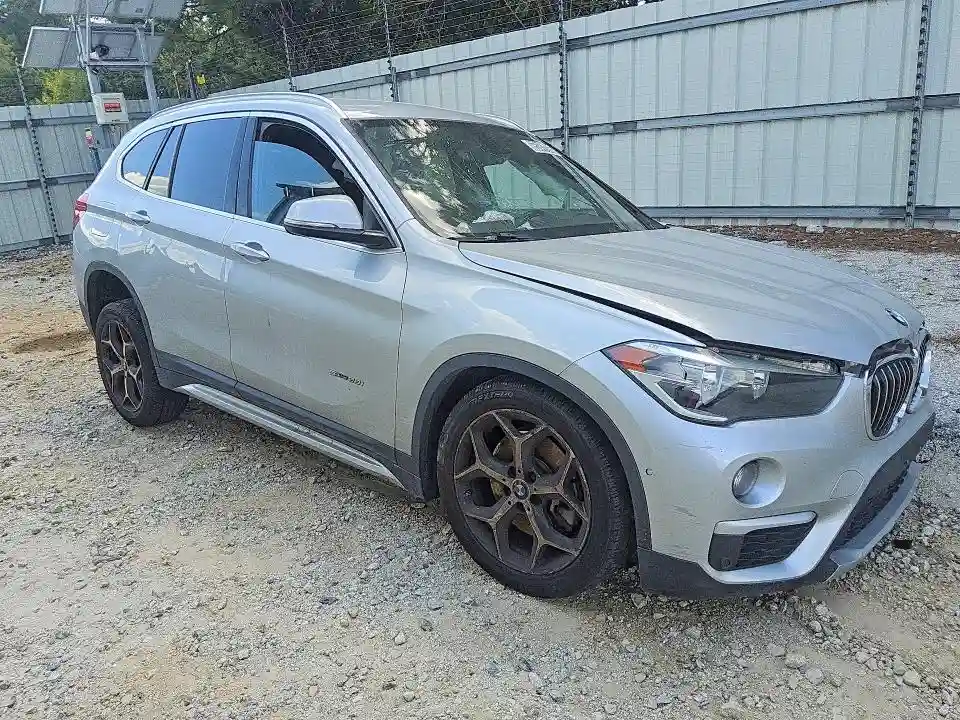 WBXHU7C34J5H44393 2018 BMW X1-3