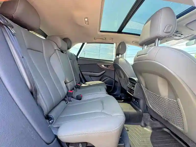 WA1CVAF19KD008785 2019 AUDI Q8-5